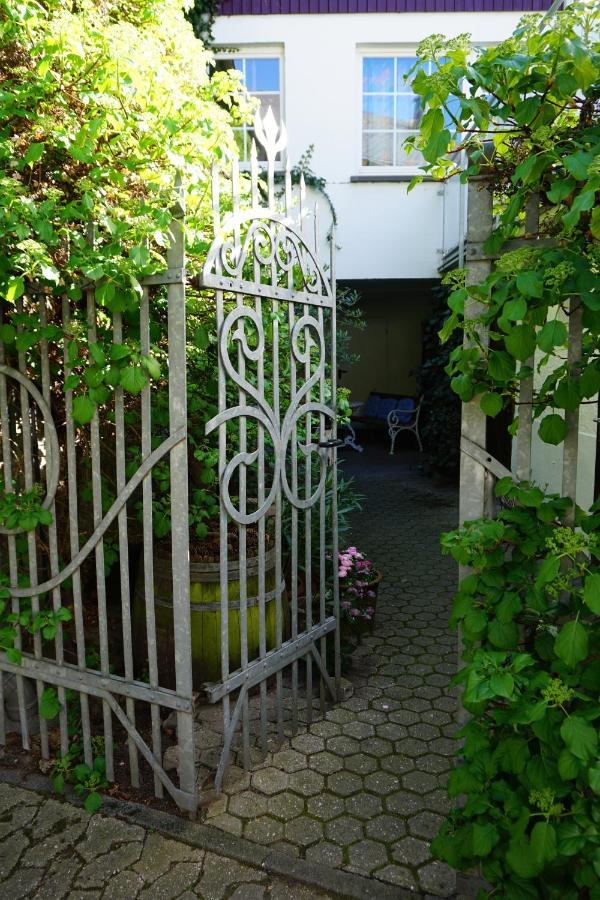 Hotel Garni Altes Winzerhaus Moselschaenke 코베른곤도르프 외부 사진